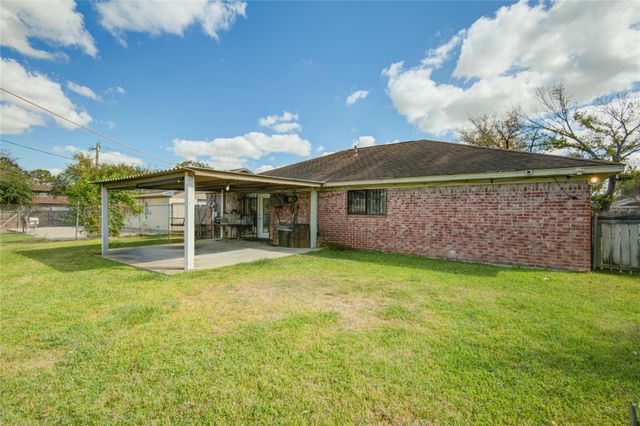 806 Coolwood Drive, Houston, TX 77013