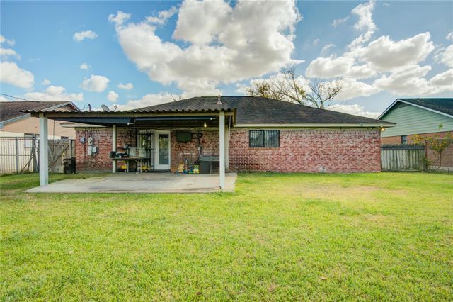806 Coolwood Drive, Houston, TX 77013