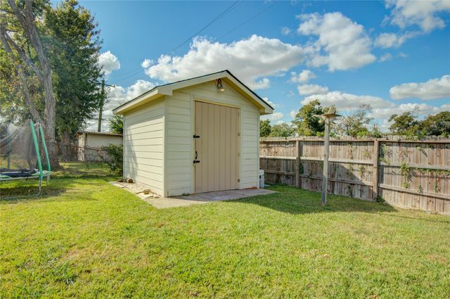 806 Coolwood Drive, Houston, TX 77013