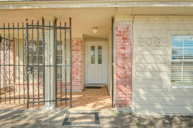 806 Coolwood Drive, Houston, TX 77013