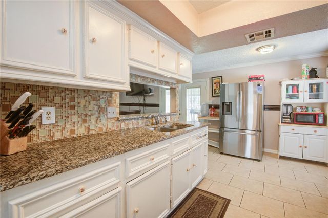 806 Coolwood Drive, Houston, TX 77013