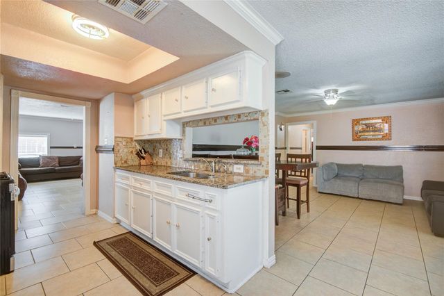 806 Coolwood Drive, Houston, TX 77013