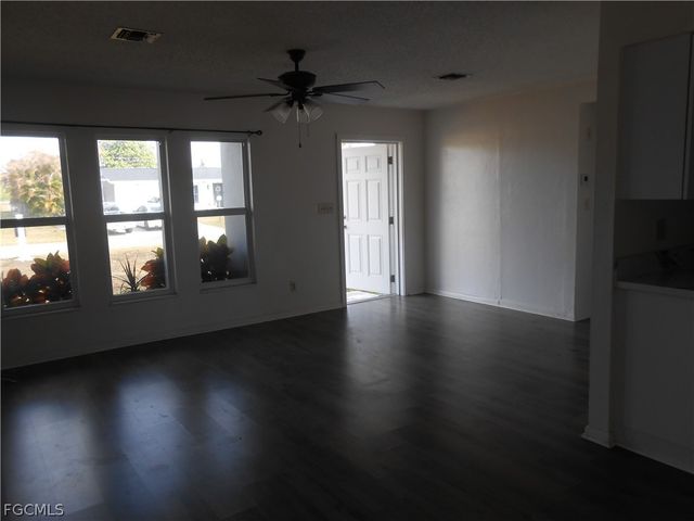 1516 Lindale CIR, Lehigh Acres, FL 33936