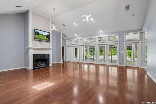 237 CREST TRL, Hill Country Village, TX 78232