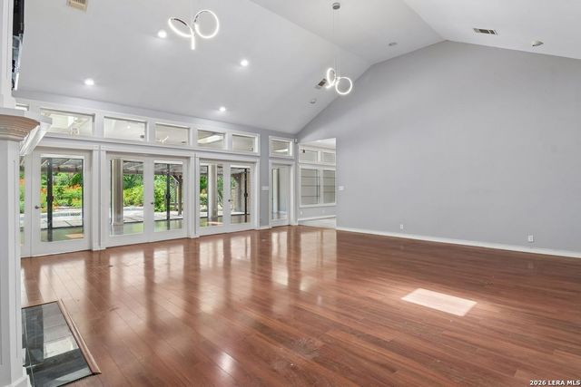 237 CREST TRL, Hill Country Village, TX 78232