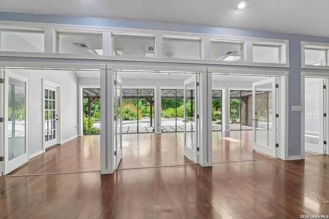 237 CREST TRL, Hill Country Village, TX 78232