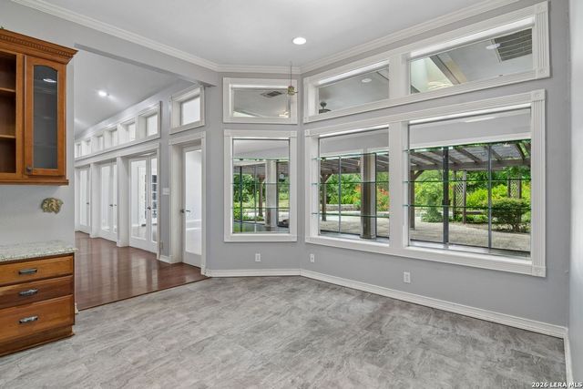 237 CREST TRL, Hill Country Village, TX 78232