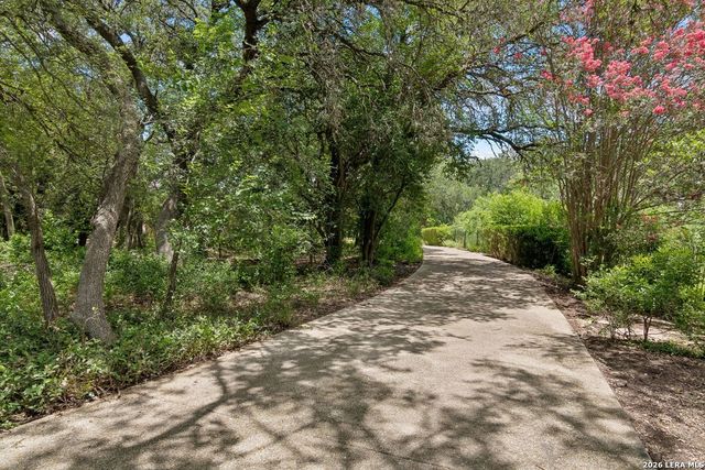 237 CREST TRL, Hill Country Village, TX 78232