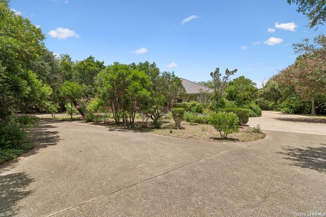 237 CREST TRL, Hill Country Village, TX 78232