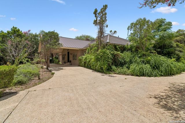 237 CREST TRL, Hill Country Village, TX 78232