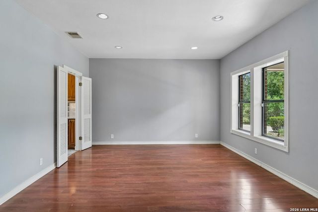 237 CREST TRL, Hill Country Village, TX 78232
