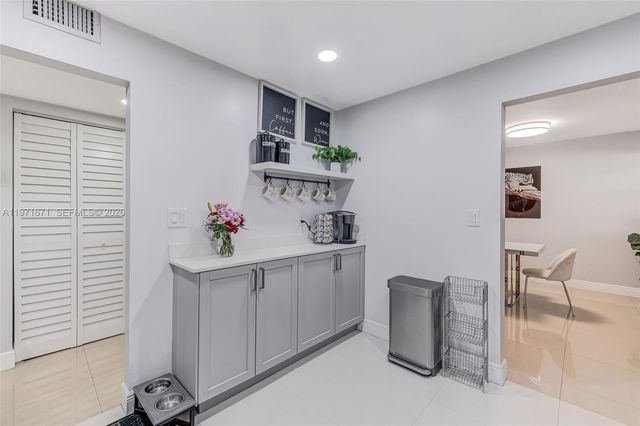 601 Ives Dairy Road 00, Miami, FL 33179
