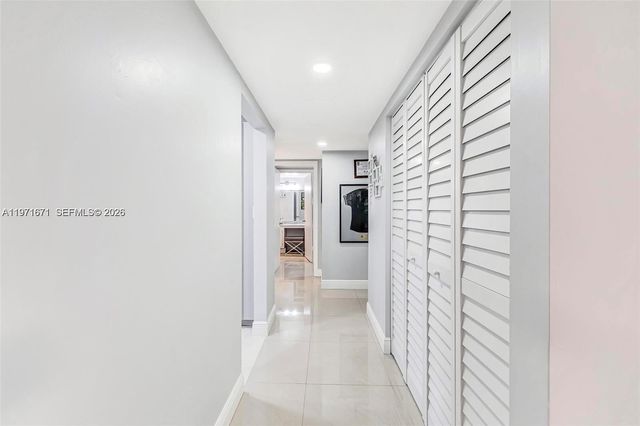 601 Ives Dairy Road 00, Miami, FL 33179