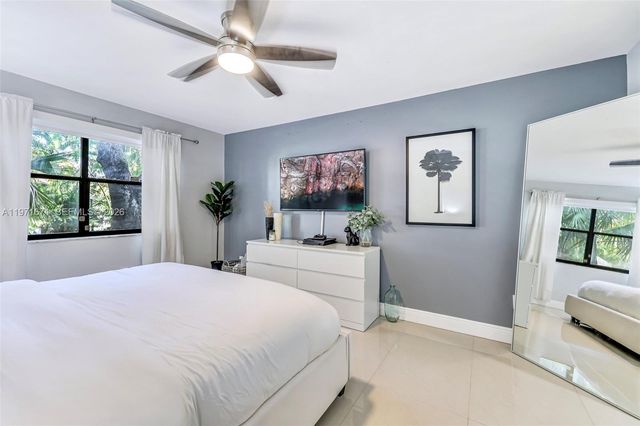 601 Ives Dairy Road 00, Miami, FL 33179