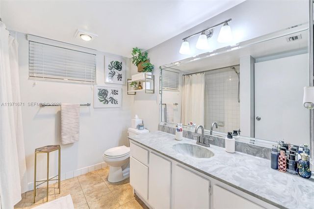 601 Ives Dairy Road 00, Miami, FL 33179