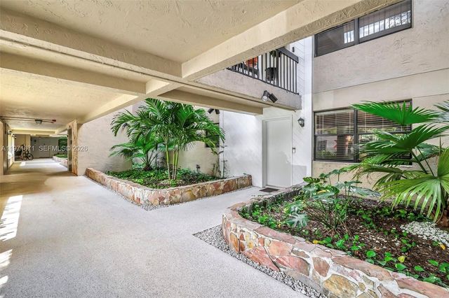 601 Ives Dairy Road 00, Miami, FL 33179