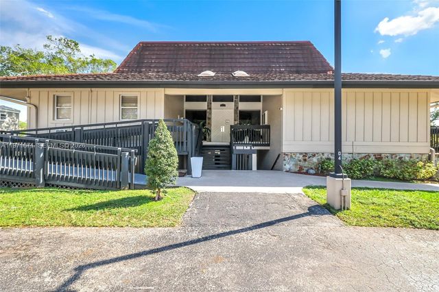 601 Ives Dairy Road 00, Miami, FL 33179