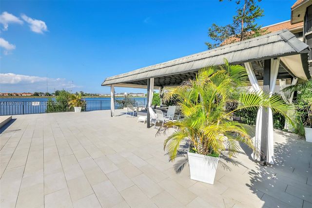 601 Ives Dairy Road 00, Miami, FL 33179