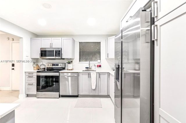 601 Ives Dairy Road 00, Miami, FL 33179