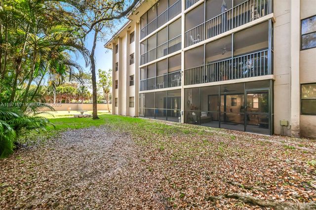 601 Ives Dairy Road 00, Miami, FL 33179