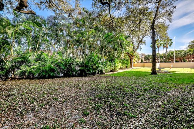 601 Ives Dairy Road 00, Miami, FL 33179