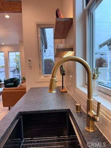 2260 Buena Vista, Alameda, CA 94501