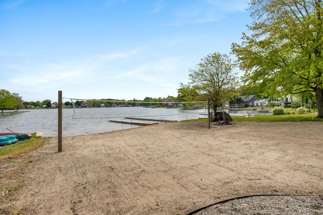 8106 Shenandoah Lane, Howard City, MI 49329