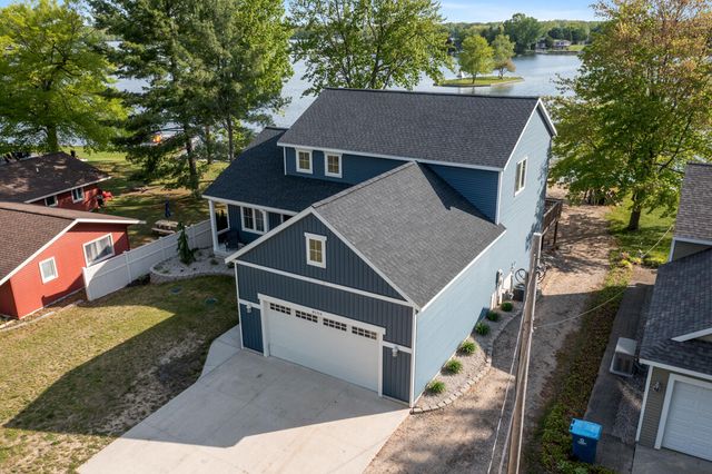 8106 Shenandoah Lane, Howard City, MI 49329