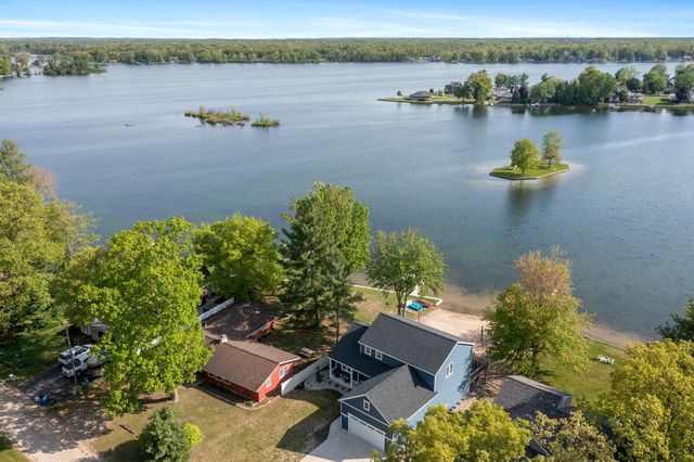 8106 Shenandoah Lane, Howard City, MI 49329