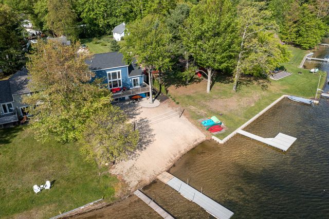 8106 Shenandoah Lane, Howard City, MI 49329