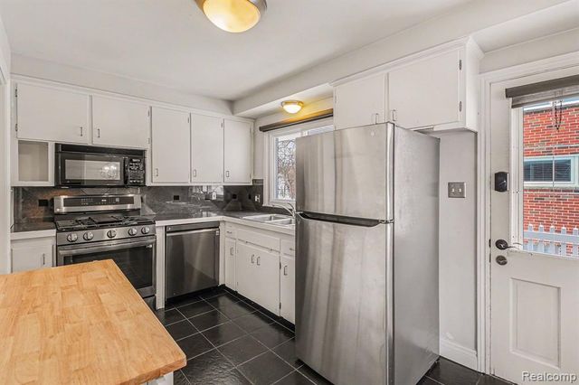 1421 Lloyd Avenue, Royal Oak, MI 48073