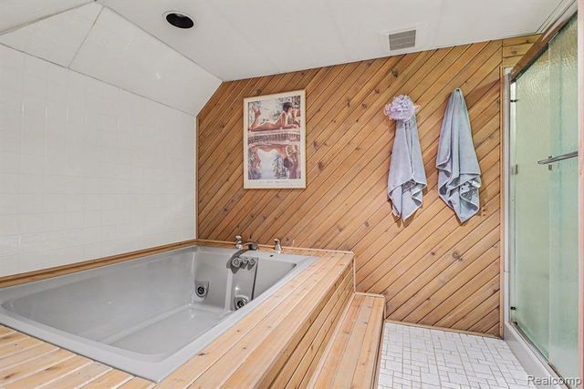 1421 Lloyd Avenue, Royal Oak, MI 48073