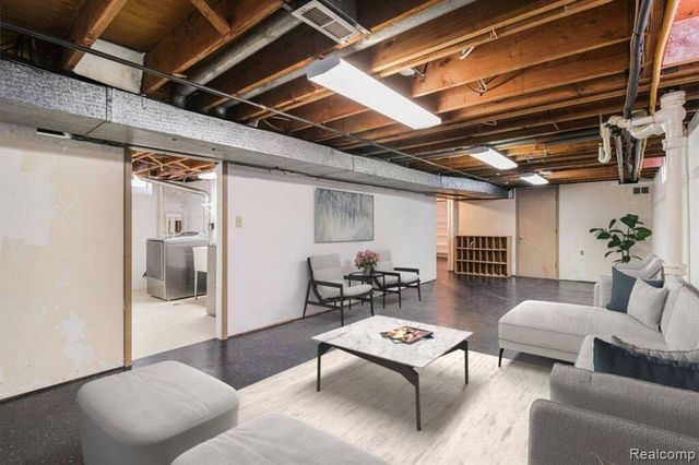 1421 Lloyd Avenue, Royal Oak, MI 48073