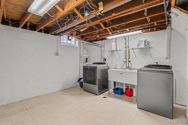 1421 Lloyd Avenue, Royal Oak, MI 48073