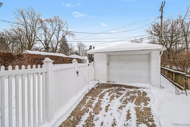 1421 Lloyd Avenue, Royal Oak, MI 48073