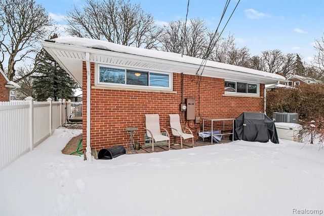 1421 Lloyd Avenue, Royal Oak, MI 48073