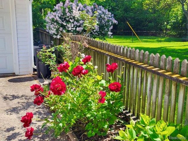 1421 Lloyd Avenue, Royal Oak, MI 48073