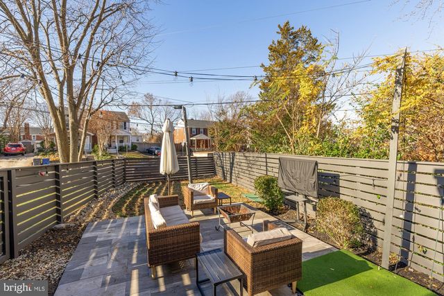 2712 FORT DR, Alexandria, VA 22303