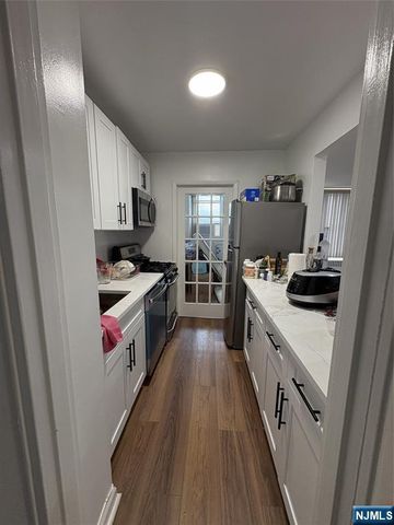 2160 Center Avenue 3S, Fort Lee, NJ 07024