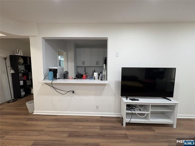 2160 Center Avenue 3S, Fort Lee, NJ 07024