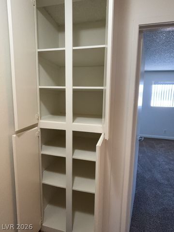 2658 Kline Circle 3, Las Vegas, NV 89121