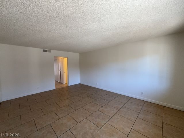 2658 Kline Circle 3, Las Vegas, NV 89121