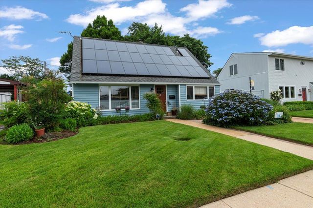 6 Walter Avenue, Hicksville, NY 11801