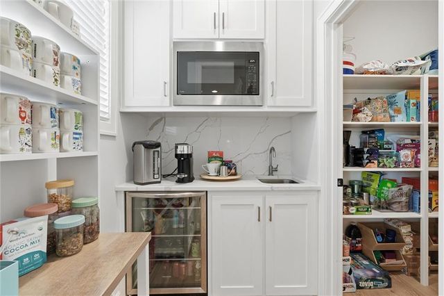 14686 S Parkhill Street, Olathe, KS 66062