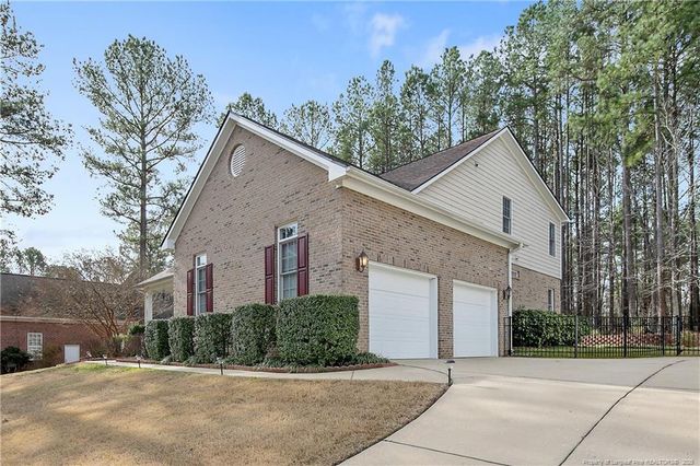 61 Fountain Park Circle, Spring Lake, NC 28390