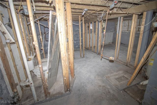 10406 Dove Avenue, Cleveland, OH 44105