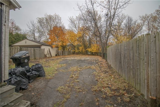 10406 Dove Avenue, Cleveland, OH 44105