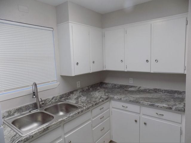 712 E Highland Boulevard, San Angelo, TX 76903