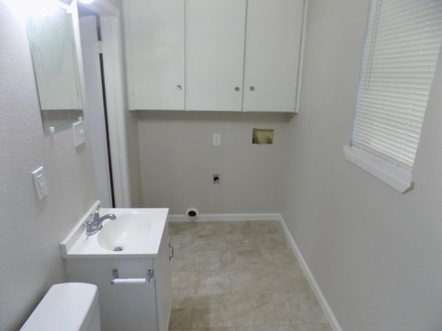 712 E Highland Boulevard, San Angelo, TX 76903