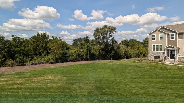 1085 Atterberg Road 4005, South Elgin, IL 60177